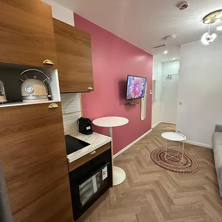 Moon Apartment *